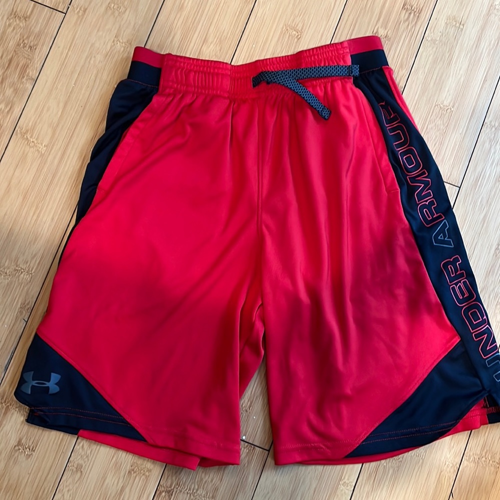 Boys Under Armour athletic shorts red/black size large